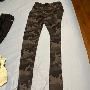 camo leggings